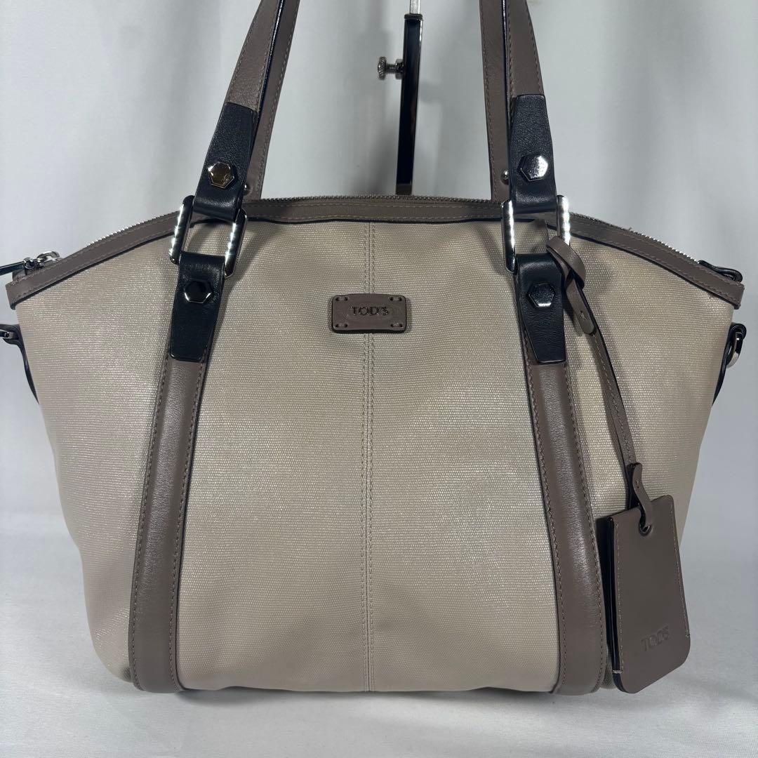 トッズ ハンドバッグ ショルダーバッグ 2way 斜め掛け チャーム ベージュ