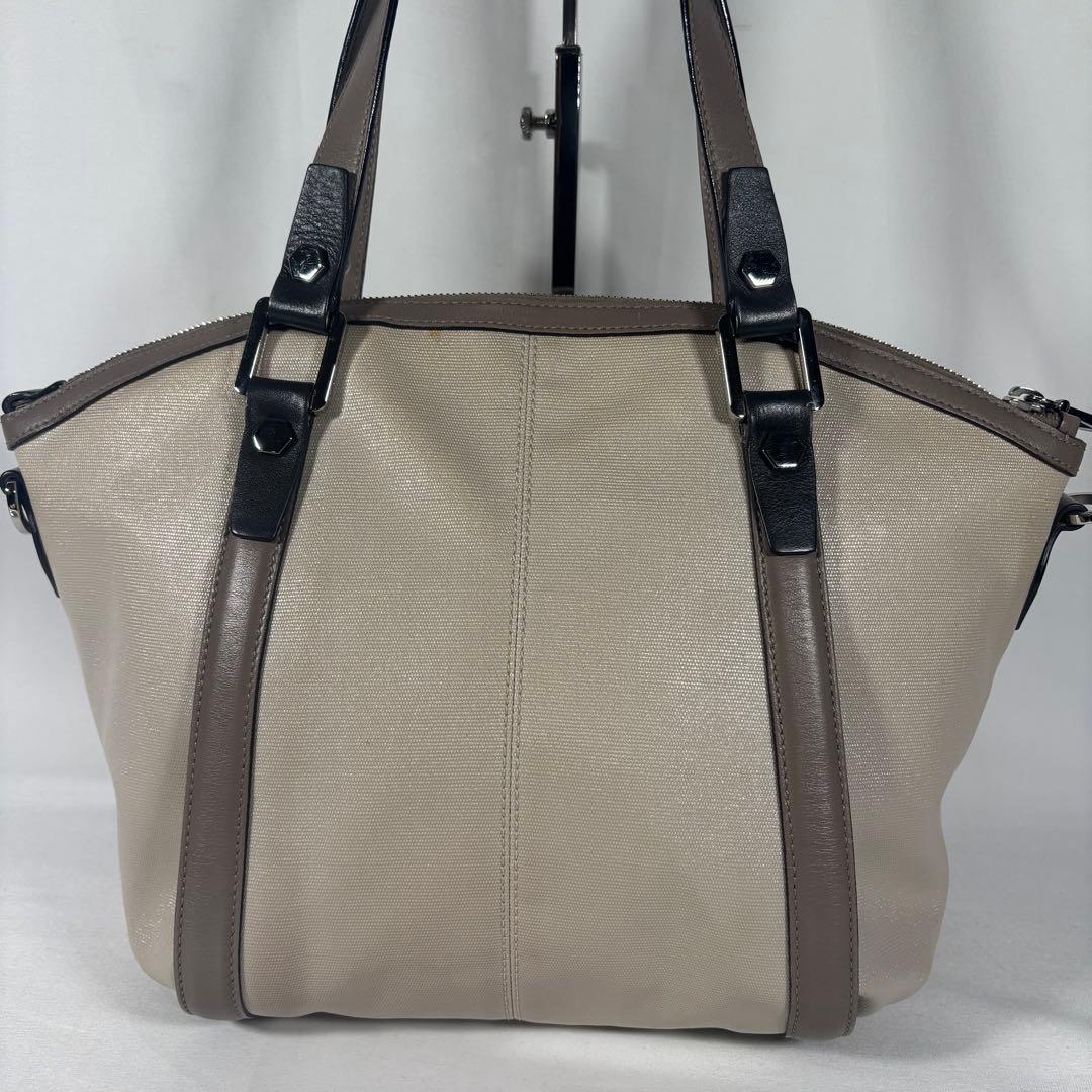 トッズ ハンドバッグ ショルダーバッグ 2way 斜め掛け チャーム ベージュ