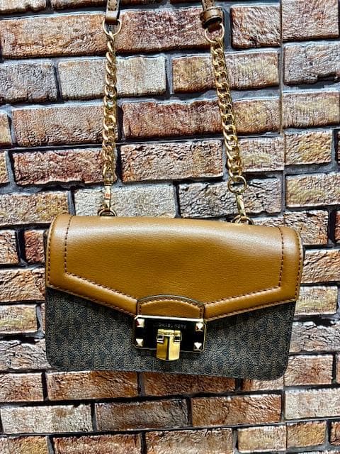 ●マイケルコース/ショルダーウォレット