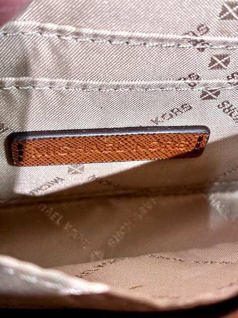 ●マイケルコース/ショルダーウォレット