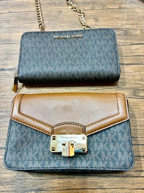 ●マイケルコース/ショルダーウォレット