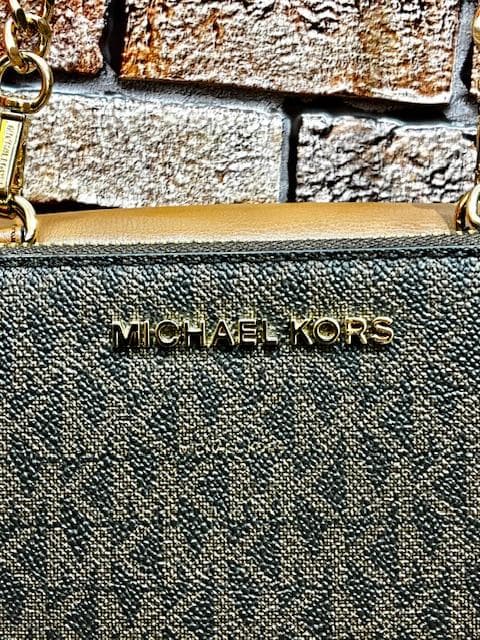 ●マイケルコース/ショルダーウォレット