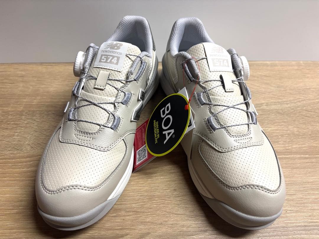 未使用 24.5cm 2E ニューバランスゴルフシューズWG574BB4ベージュ