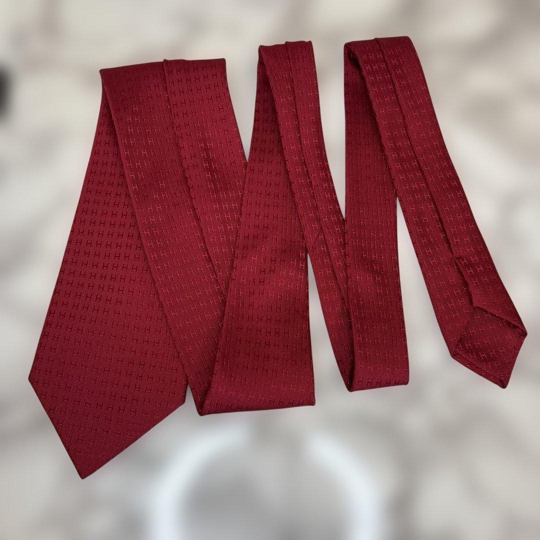 【美品✨】HERMES ネクタイ　レッド　赤　ファソネ　H柄　刺繍　総柄