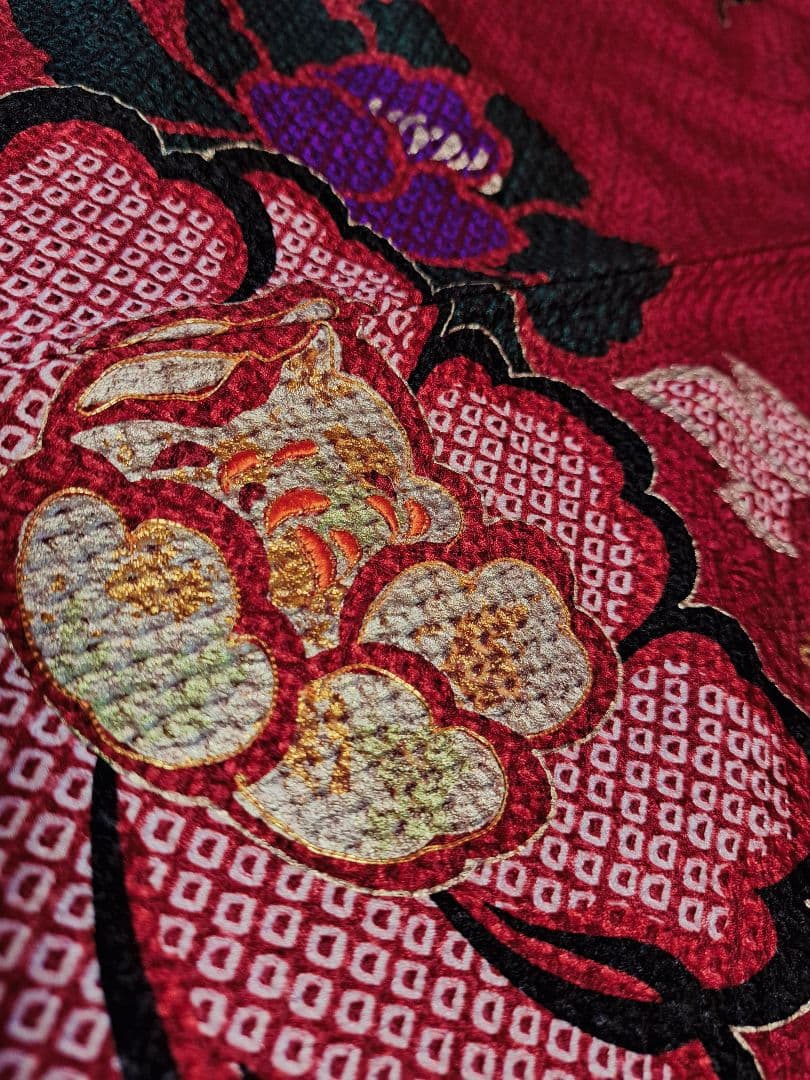 総絞り振袖　振袖　深紅　ボルドー