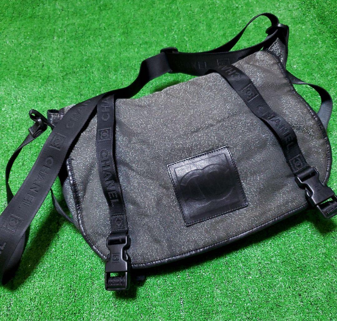 正規品　CHANEL　スポーツライン　メッセンジャーバック　シリアル有り