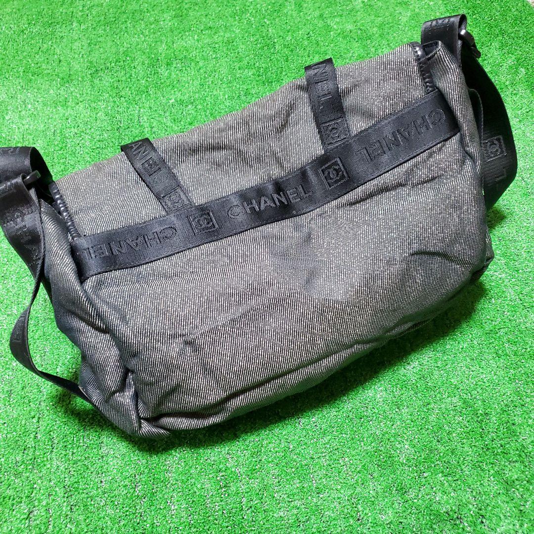 正規品　CHANEL　スポーツライン　メッセンジャーバック　シリアル有り