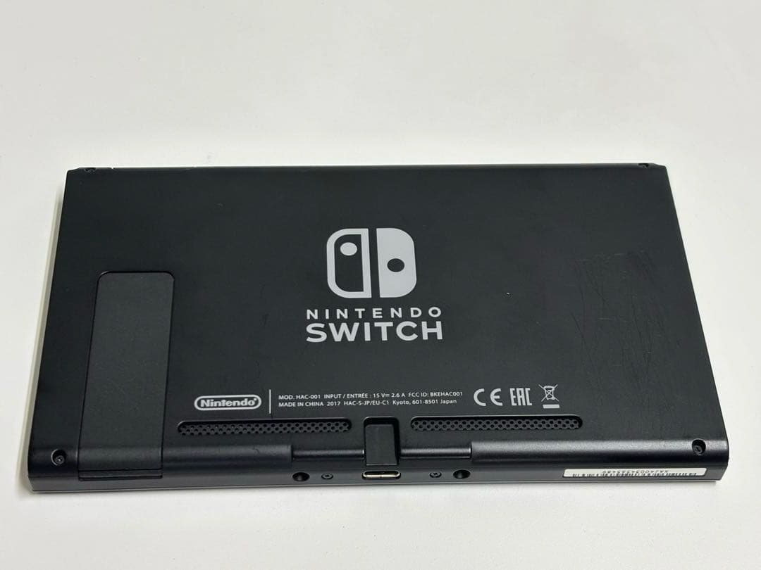 Nintendo Switch 本体 joyコントローラー無し　中古品