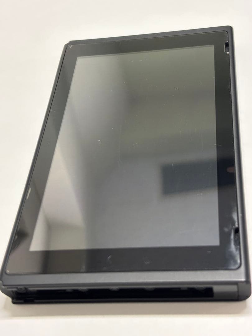 Nintendo Switch 本体 joyコントローラー無し　中古品