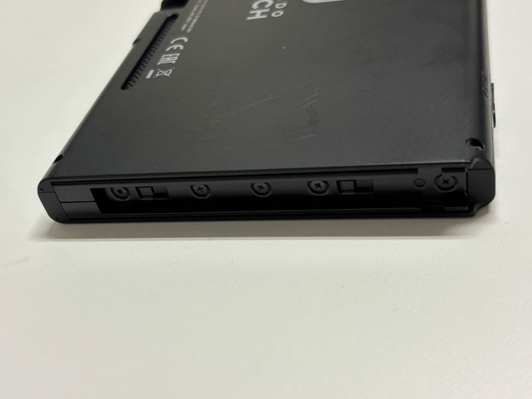 Nintendo Switch 本体 joyコントローラー無し　中古品