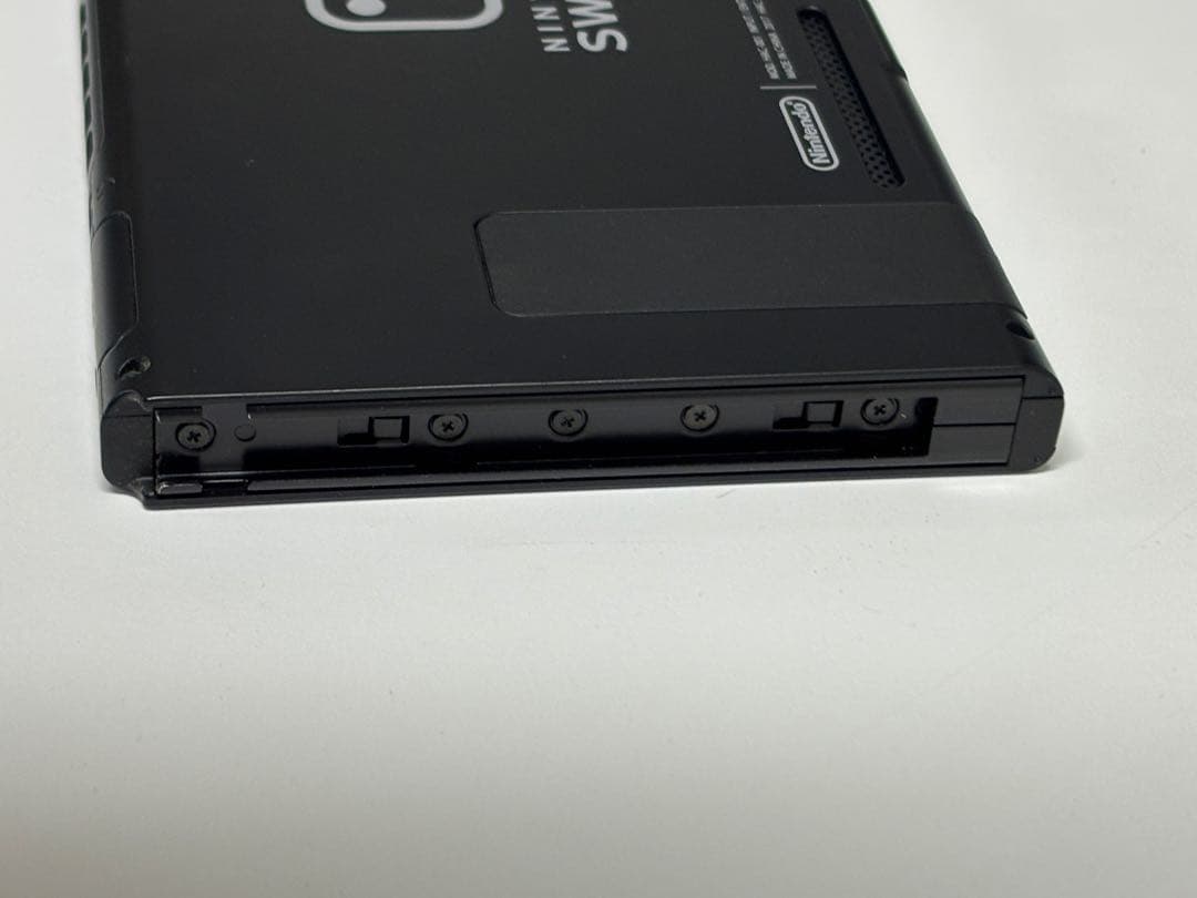 Nintendo Switch 本体 joyコントローラー無し　中古品