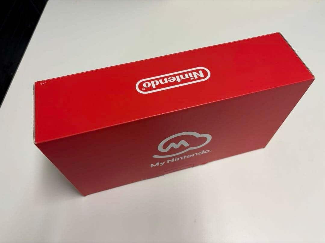 Nintendo Switch 本体 joyコントローラー無し　中古品