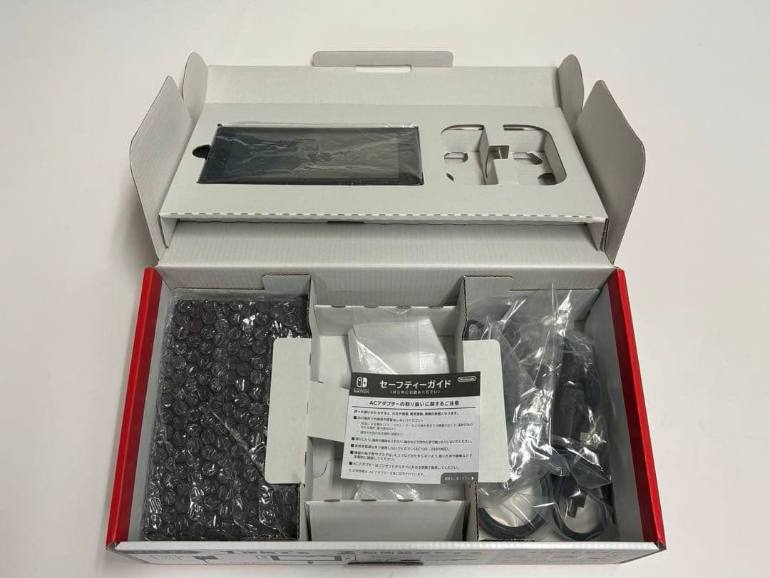 Nintendo Switch 本体 joyコントローラー無し　中古品