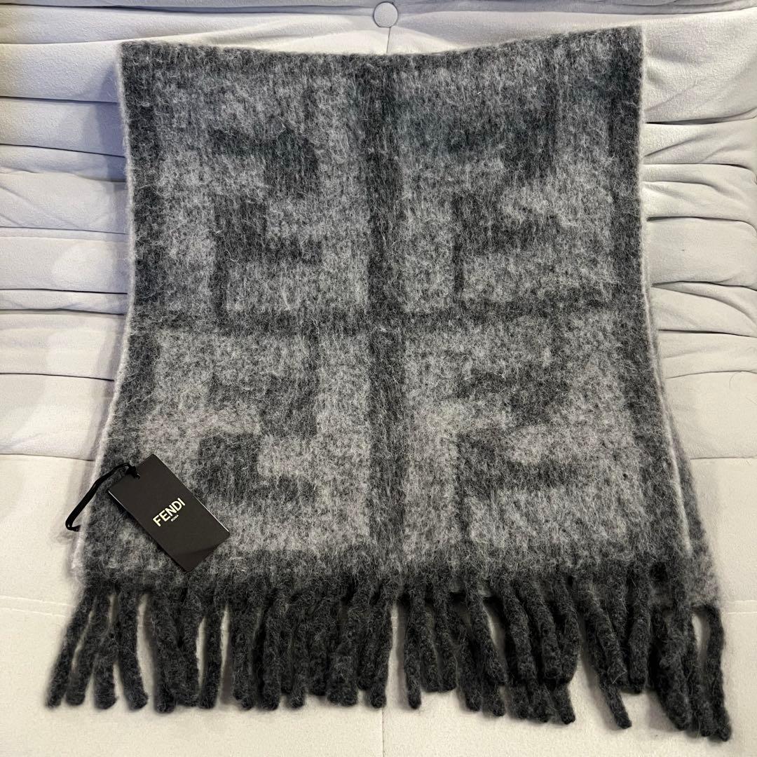 【新品未使用・送料込】 FENDI アルパカウール ロゴマフラー