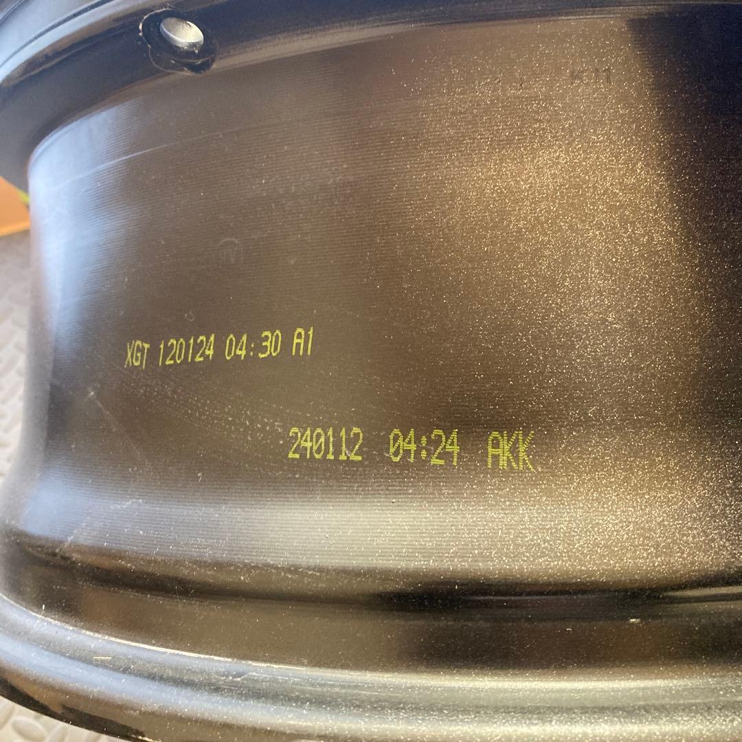 ホンダヴェゼル純正18インチ ブラック シルバー ホイールリペア品