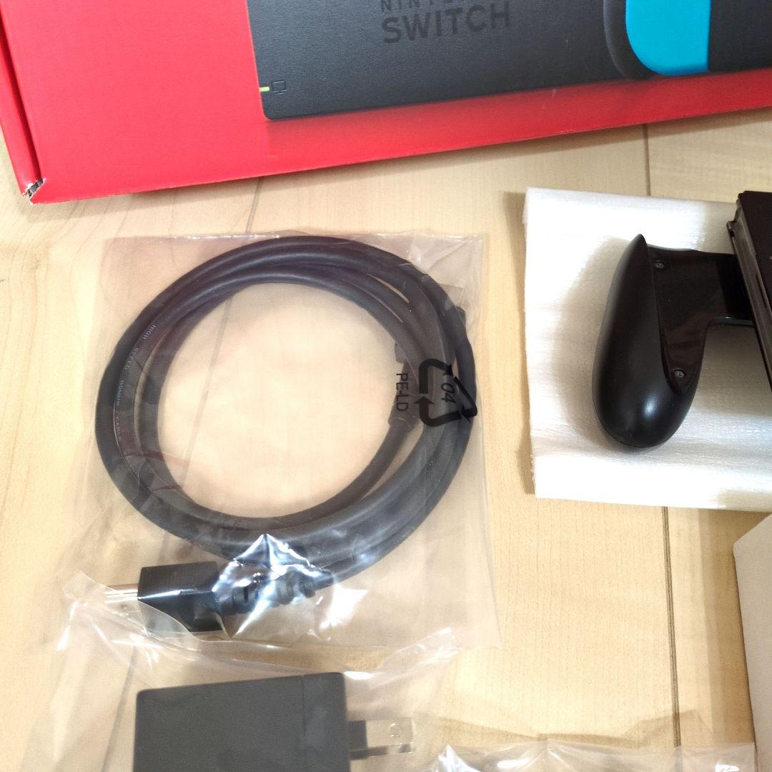 Nintendo Switch 本体 青/赤　初期化済み　ゲーム機入れケース付き