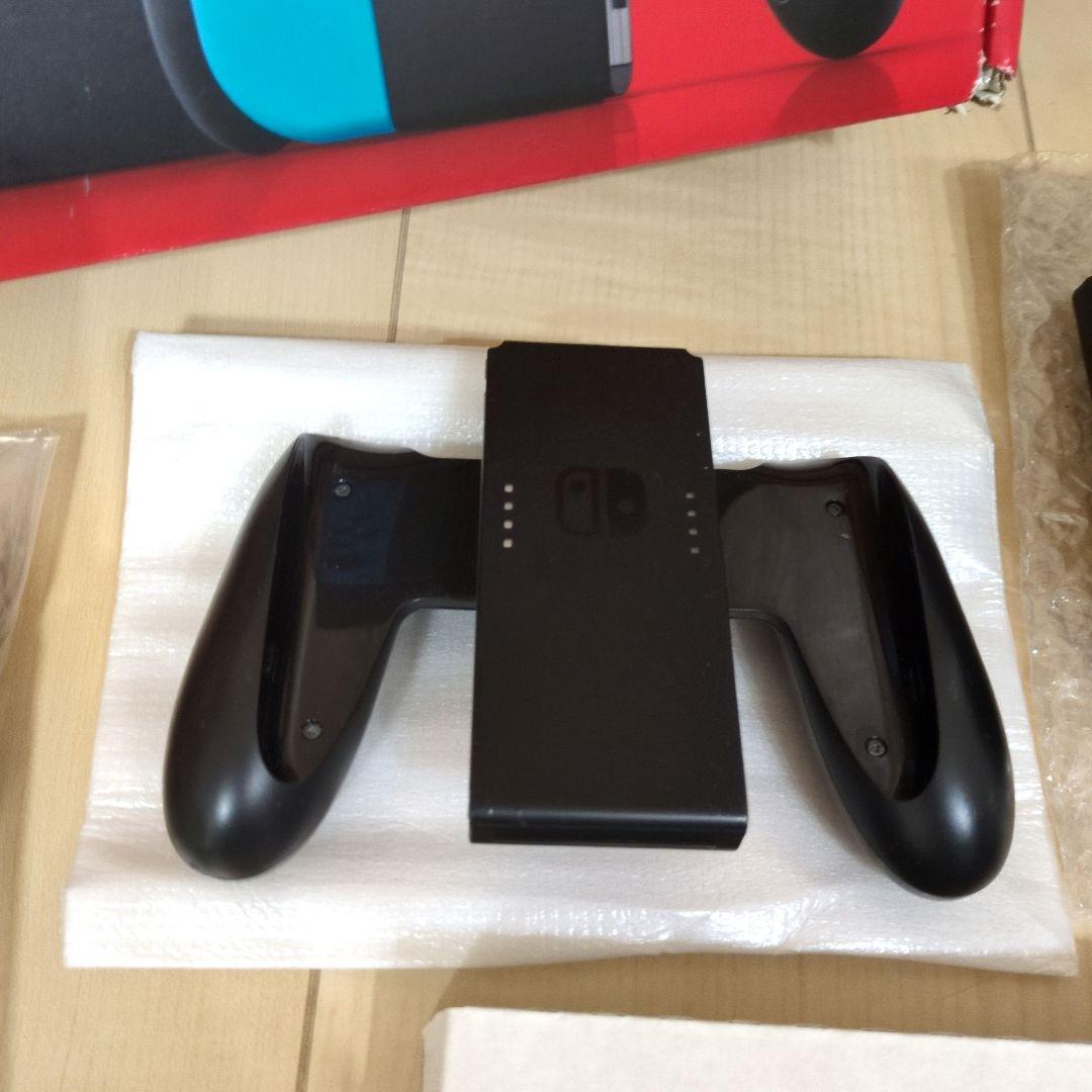 Nintendo Switch 本体 青/赤　初期化済み　ゲーム機入れケース付き