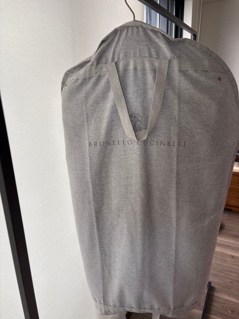 ブルネロクチネリスーツ　サイズ44