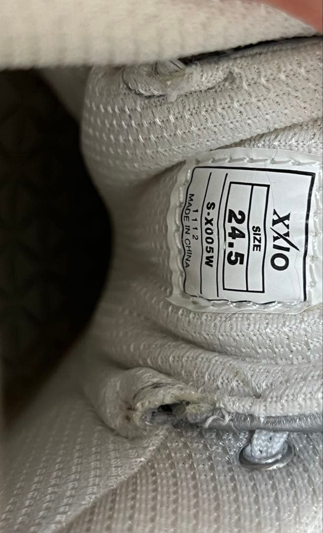 xxio ゼクシオ　シルバー ゴルフシューズ 女性用