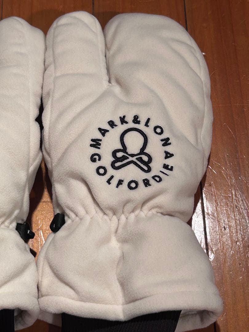 マークアンドロナ　ミトン　冬用　グローブ　両手　美品　ゴルフ