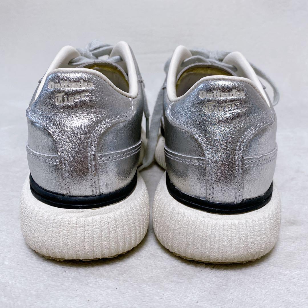オニツカタイガー　デレシティ　23.5cm　シルバー／ホワイト　厚底スニーカー