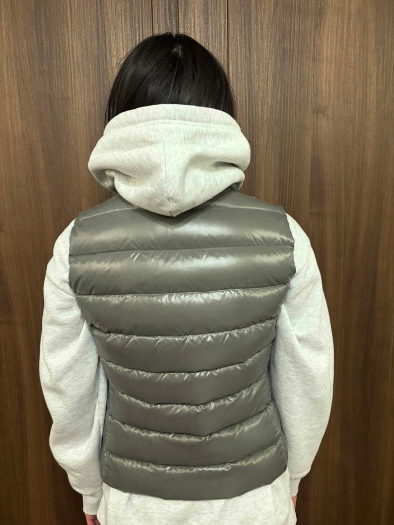 モンクレールMONCLER レディースダウンベスト‼️