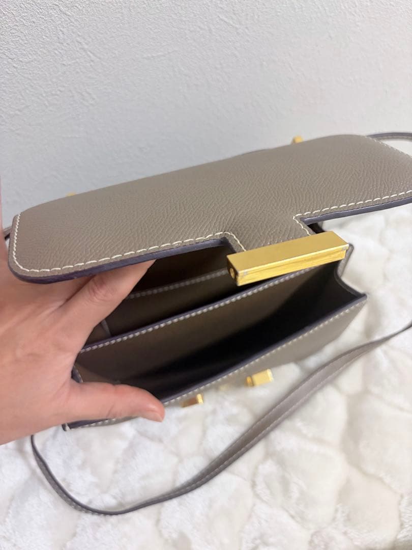 ショルダーバッグ Hグレー エトゥープ