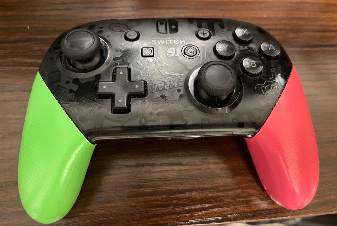 Switch 赤 スプラトゥーン2モデルプロコン付き　Joy-Con不具合あり