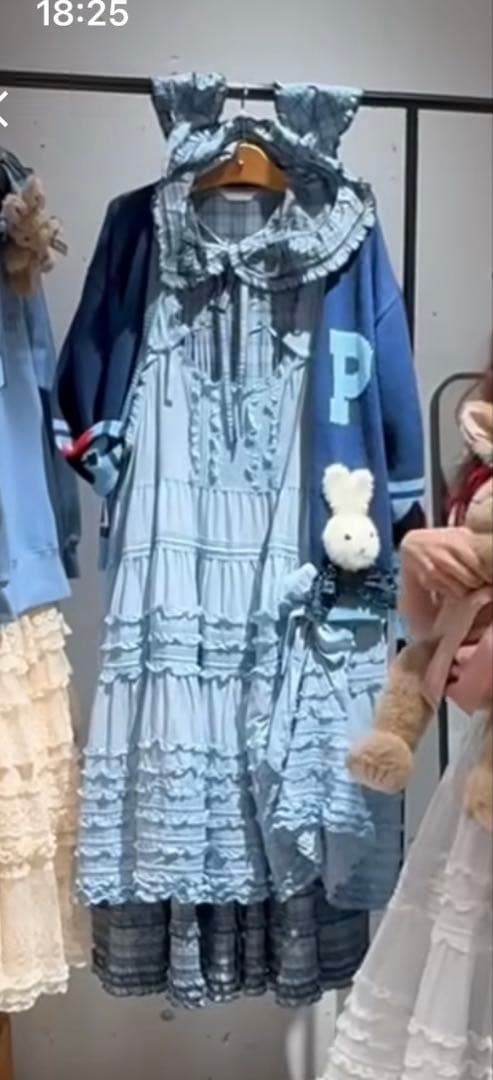 ピンクハウス　タブリエ　ピンク色