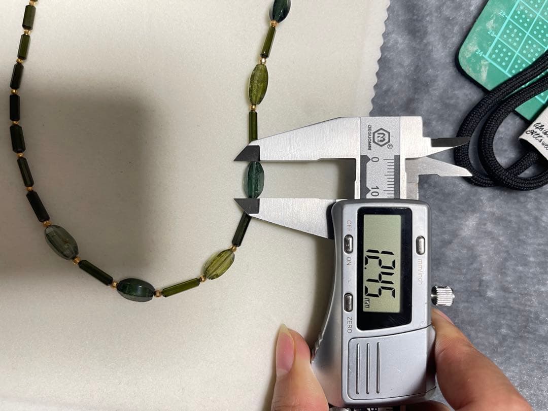 アクセサリーネックレスk18、天然トルマリン