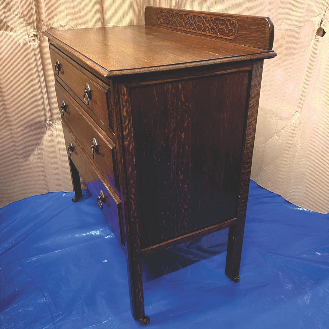 アンティーク家具　オーク材3段チェスト　made in England 1940