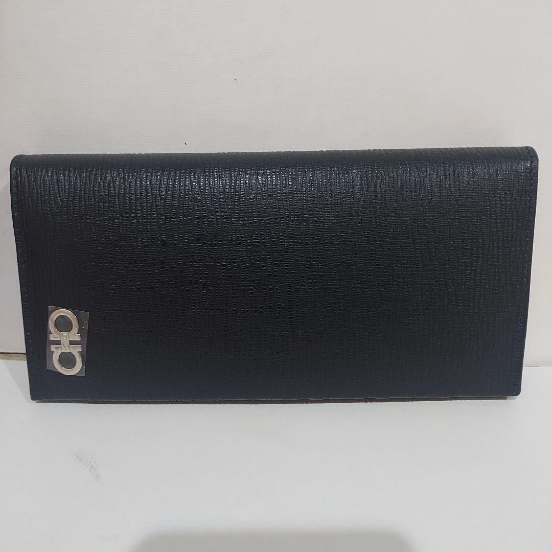 ☆新品未使用2025年秋☆Ferragamo 二つ折り財布 ダブルガンチーニ