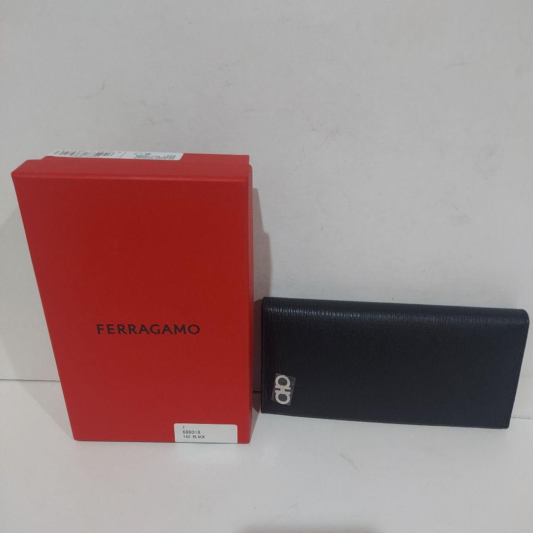 ☆新品未使用2025年秋☆Ferragamo 二つ折り財布 ダブルガンチーニ