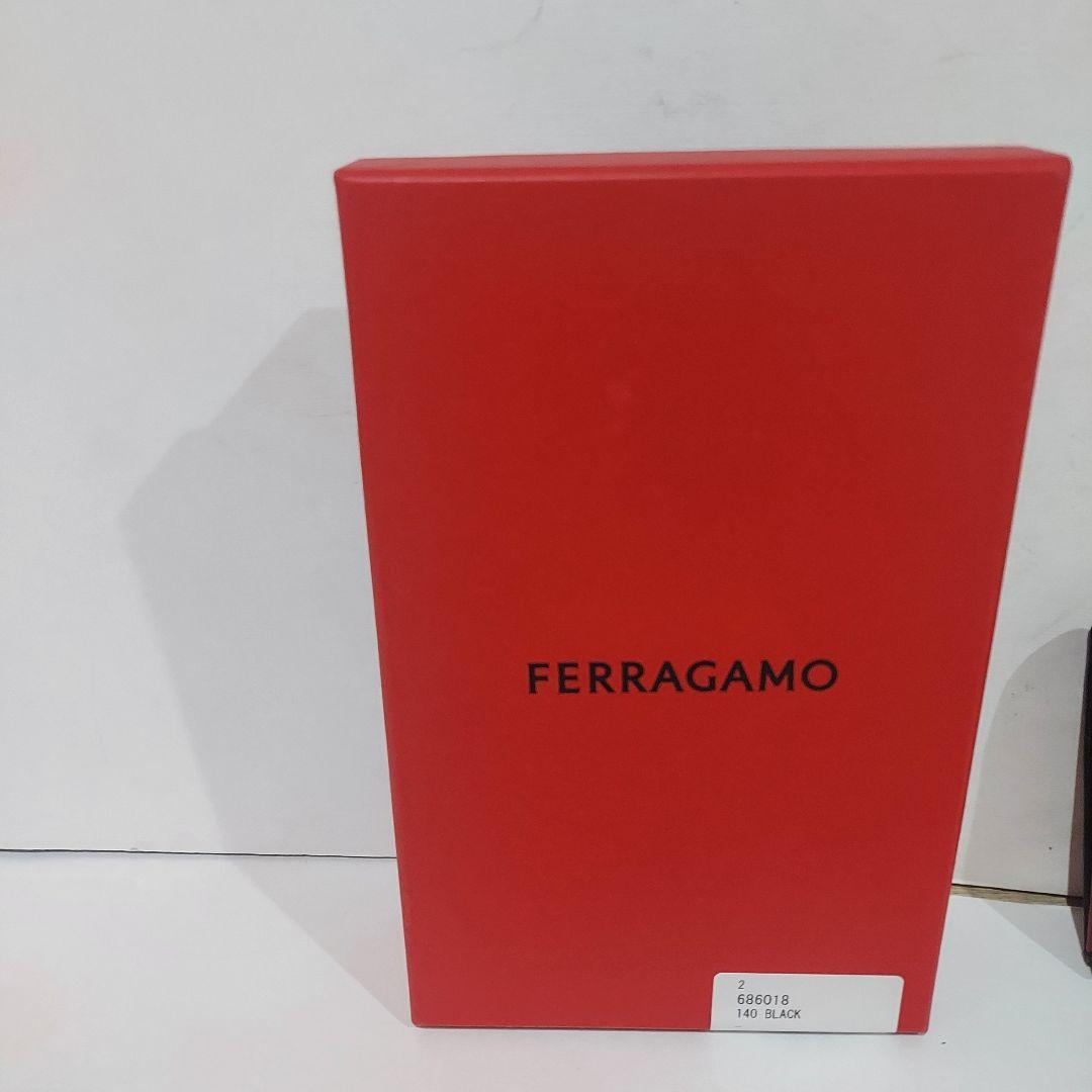 ☆新品未使用2025年秋☆Ferragamo 二つ折り財布 ダブルガンチーニ