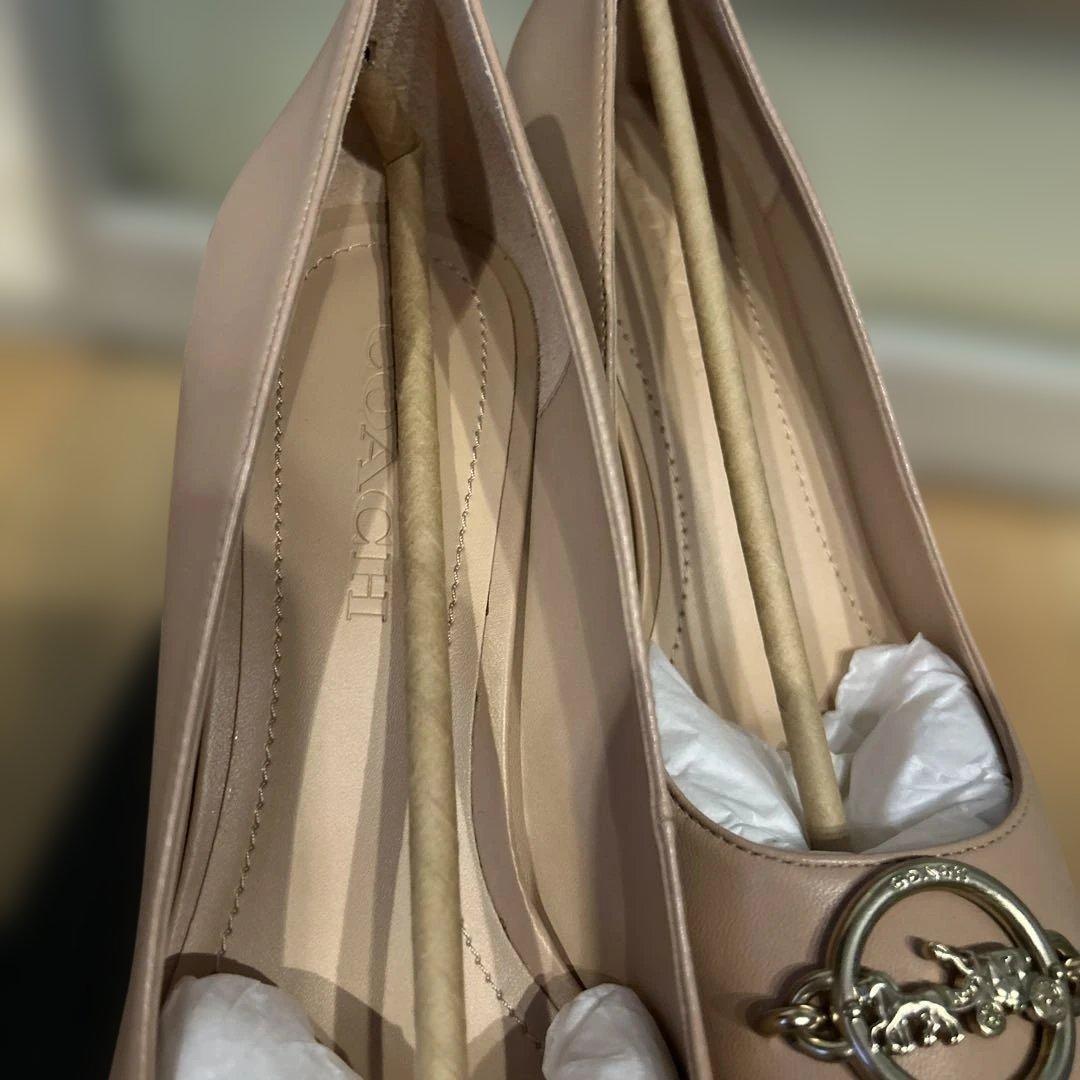 【新品未使用　箱つき】COACH パンプス ベージュ　本革