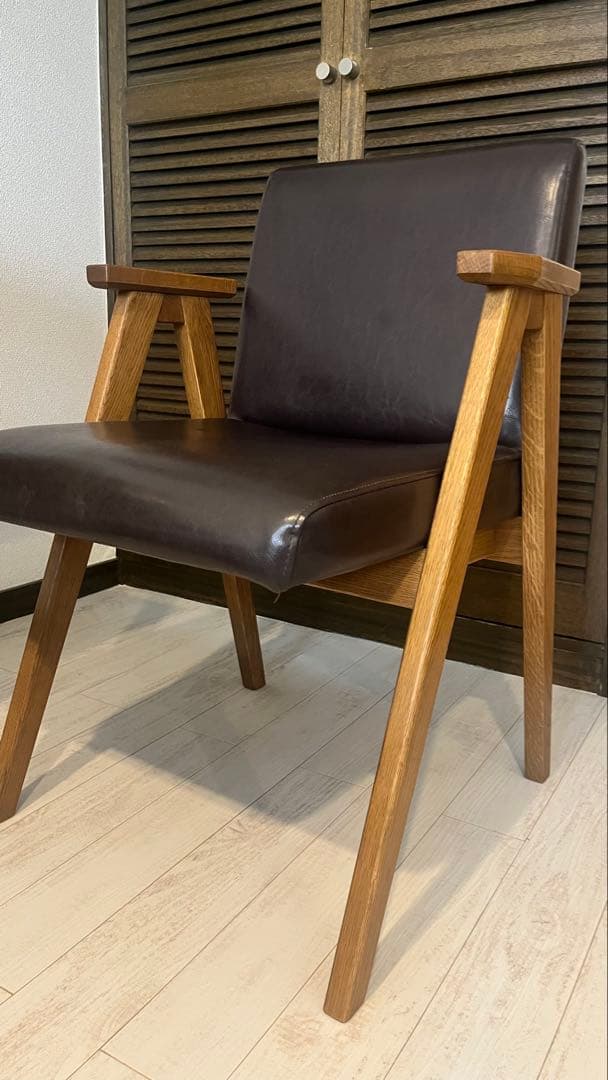 unico アームチェア