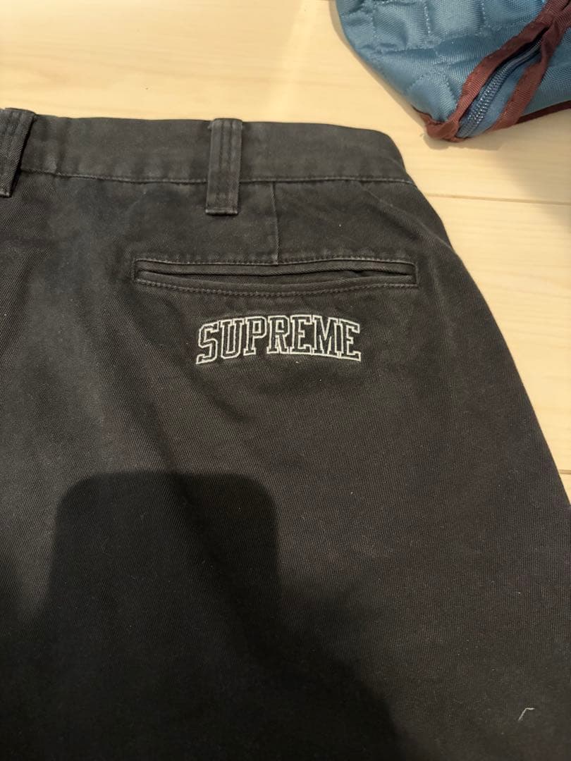 supreme チノパンツ　シュプリーム
