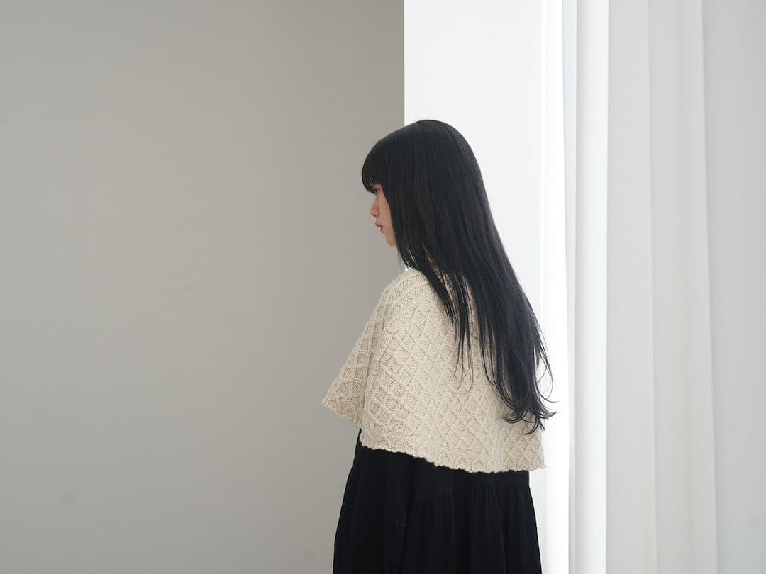 オオカミとフクロウ　オオカミと旅するケープ　アイボリー