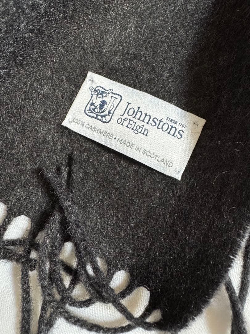 Johnstons of Elgin カシミヤマフラー グレー 180x25cm