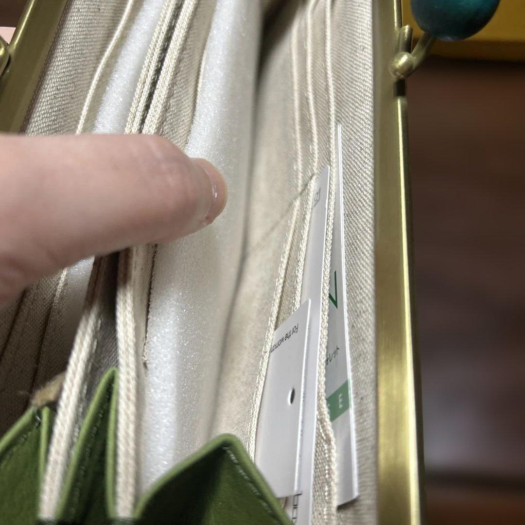 【値下げ】猫デザイン グリーン レザー長財布