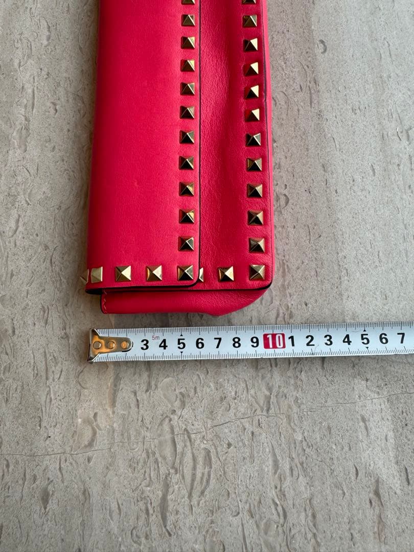 バレンティノ　ロックスタッズ　バングルチェーン付きバッグ