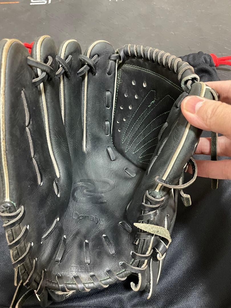 ドナイヤ　オーダーグローブ　投手