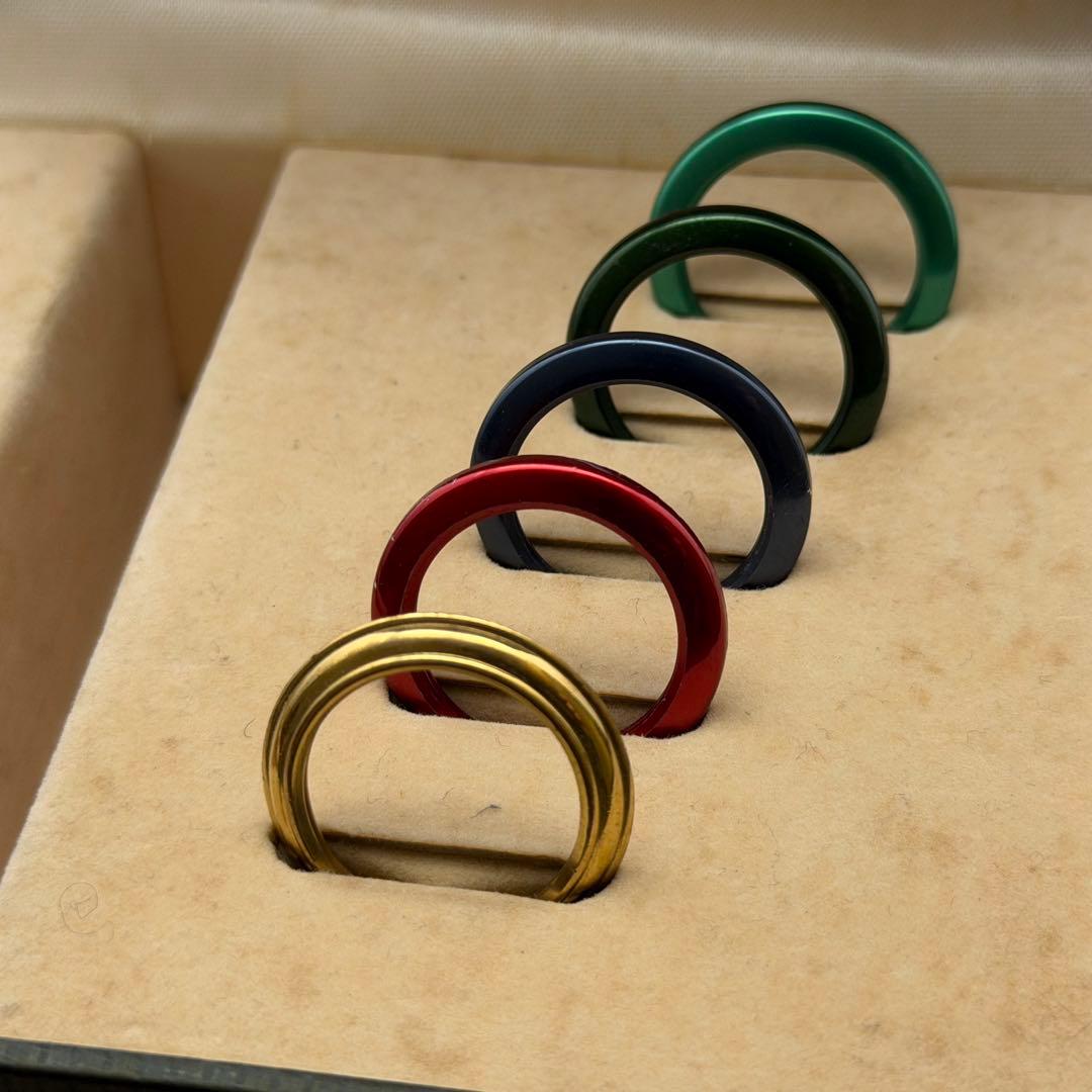 【高騰中】グッチ　チェンジベゼル　ベゼル5個付　箱付　シルバー　11.12.2L