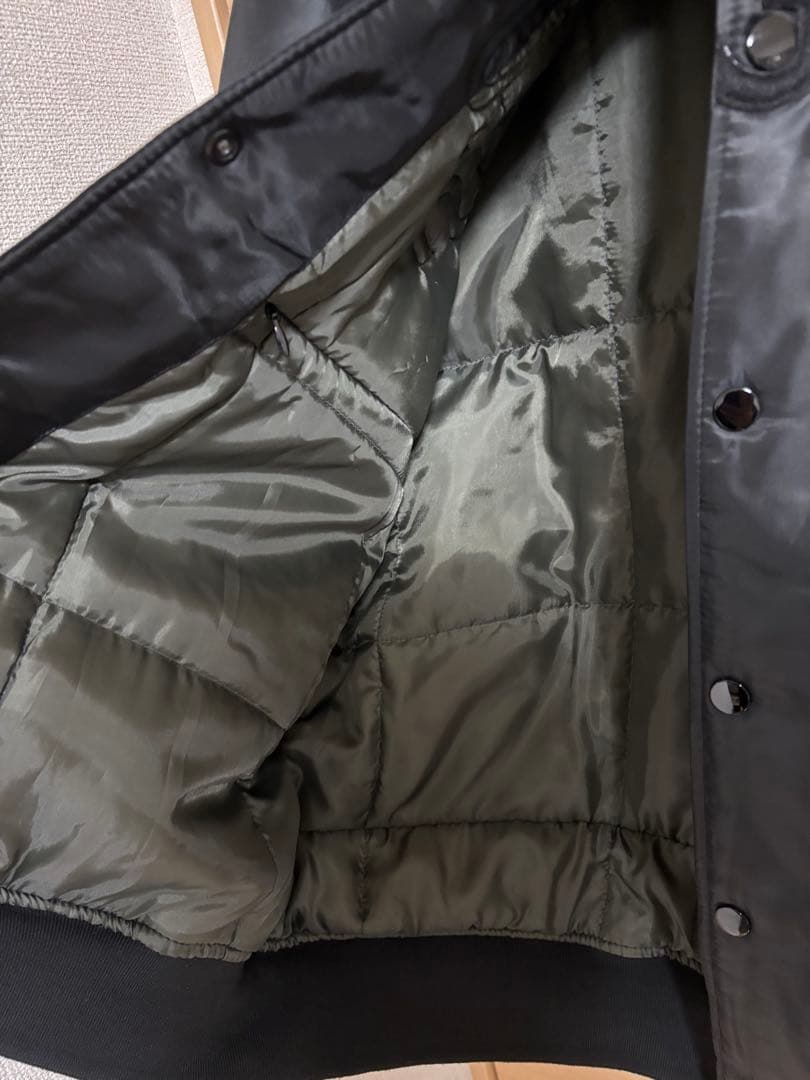 SLUGGER ブラック スタジャン 中綿入り【Oサイズ】