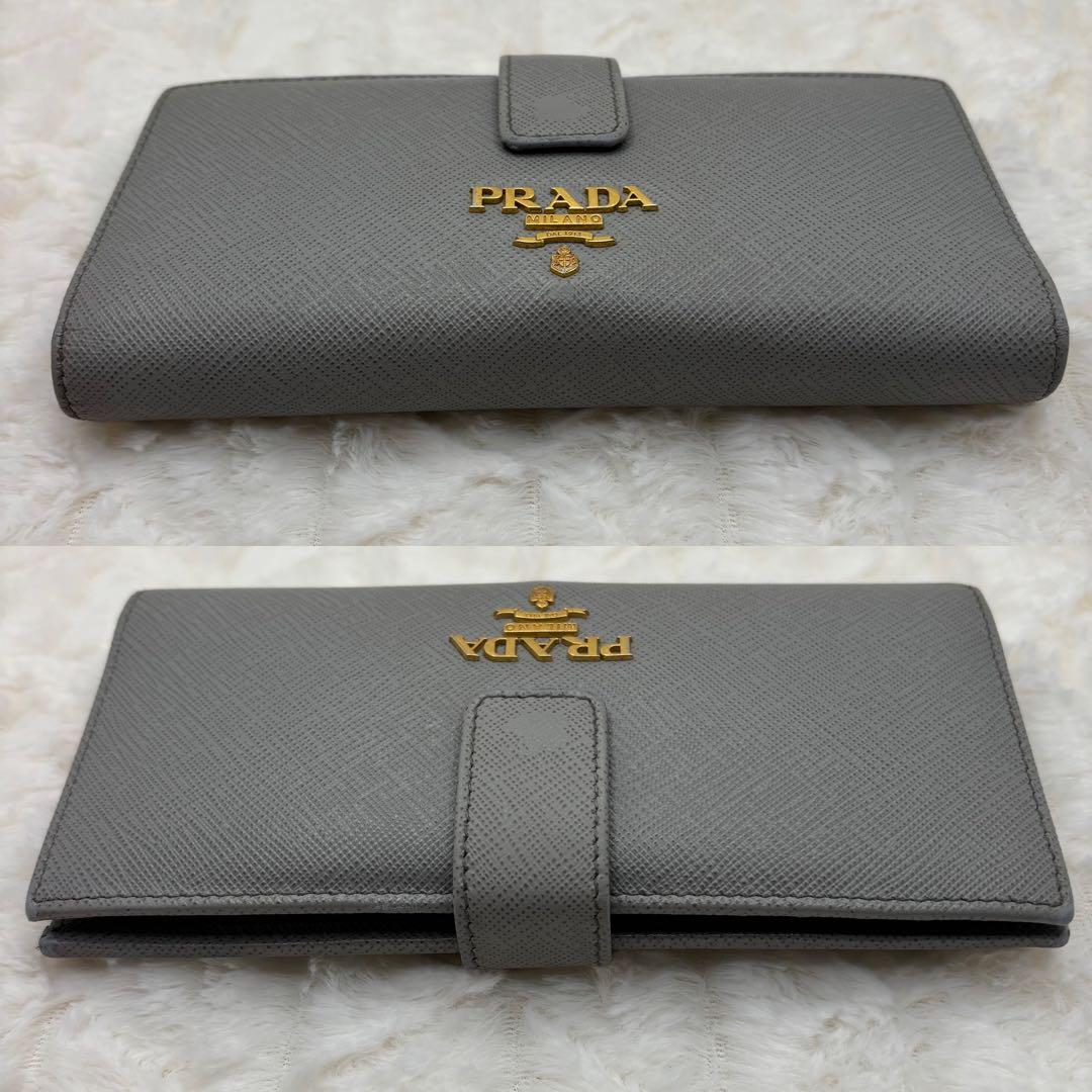 美品　プラダ✨　サフィアーノレザー　長財布　金ロゴ　グレー　ICチップ内蔵