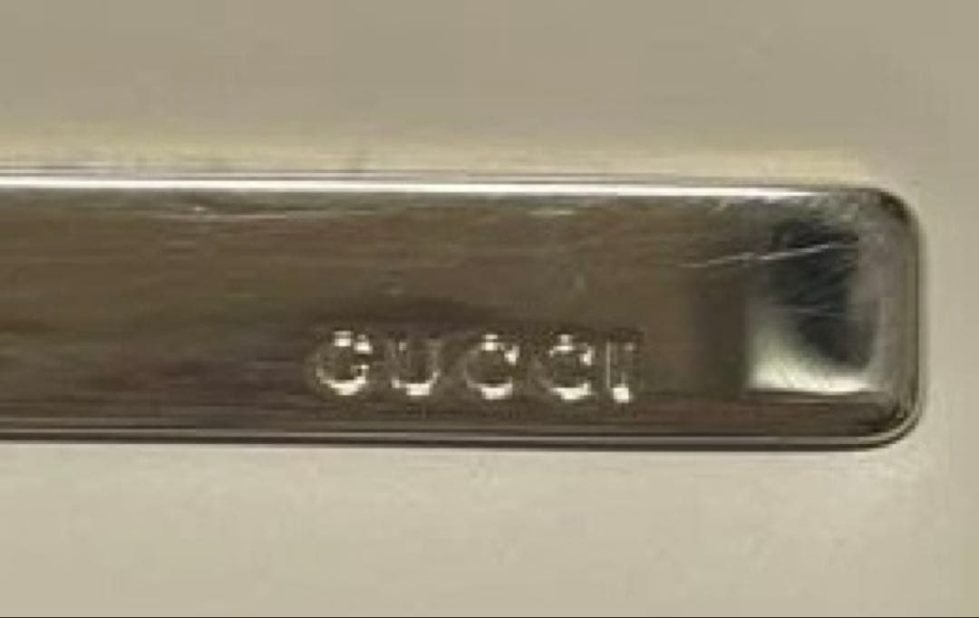 GUCCI グッチ　パテントレザートートバッグ ベージュ　黒いハンドル付き