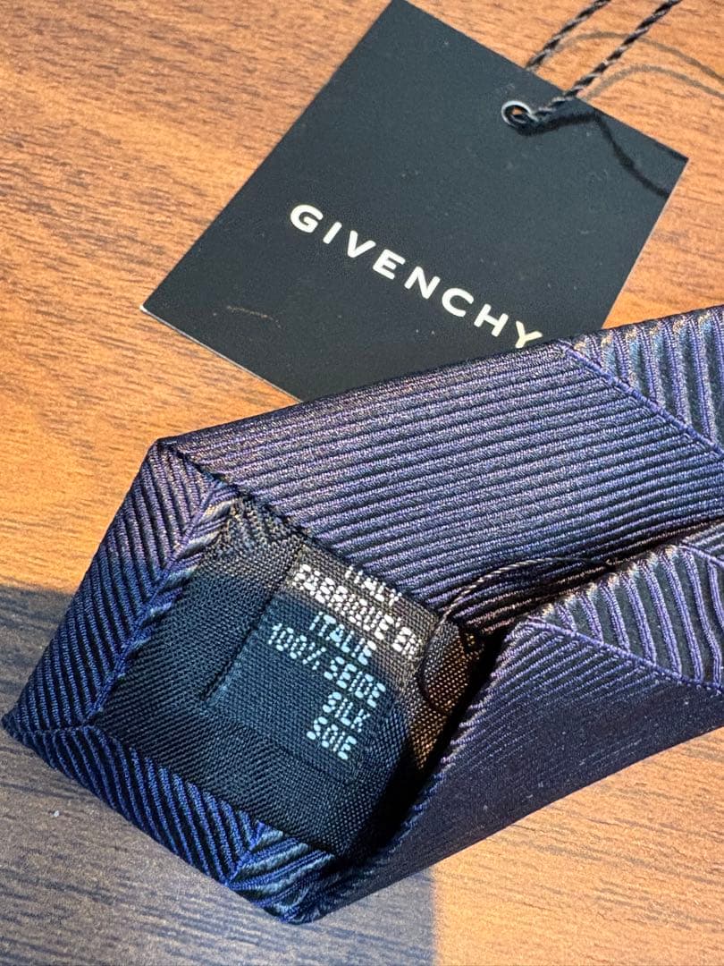 GIVENCHY ダークパープル ストライプ ネクタイ、新品未使用品