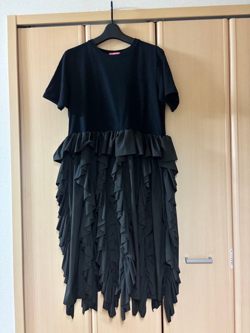 ワンピース VIVIANO Ruffle T-shirt