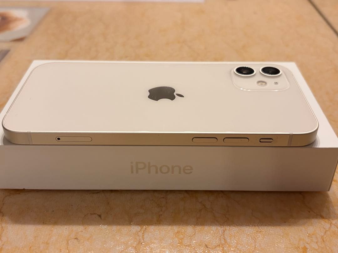 Apple iPhone 12 ホワイト 64GB 本体