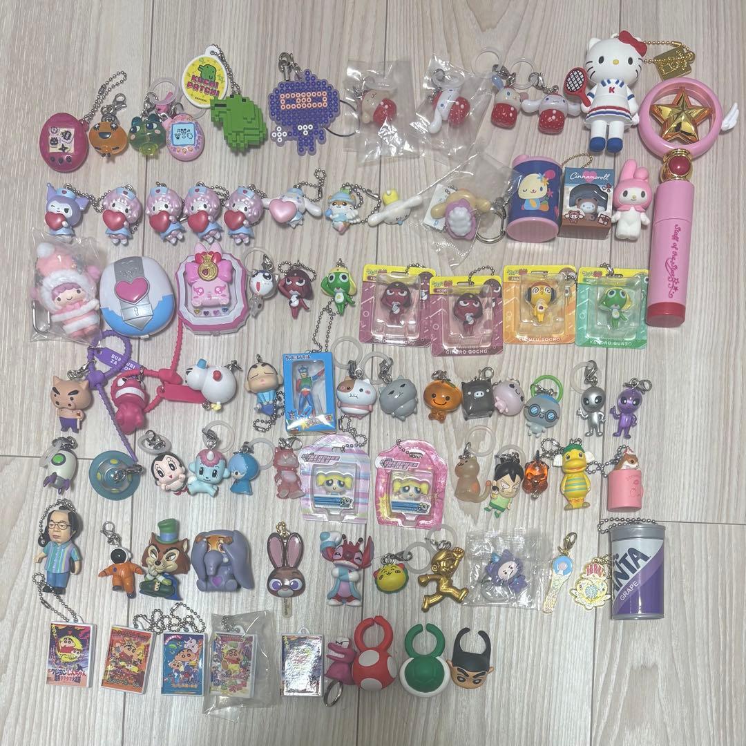 ガチャガチャ　ランダムキーホルダー　まとめ売り81点